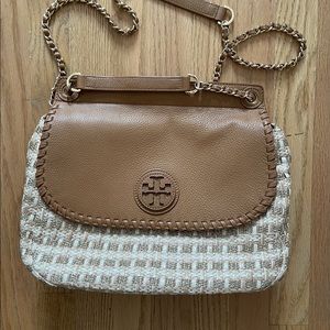 Medium size Tory burch bag !